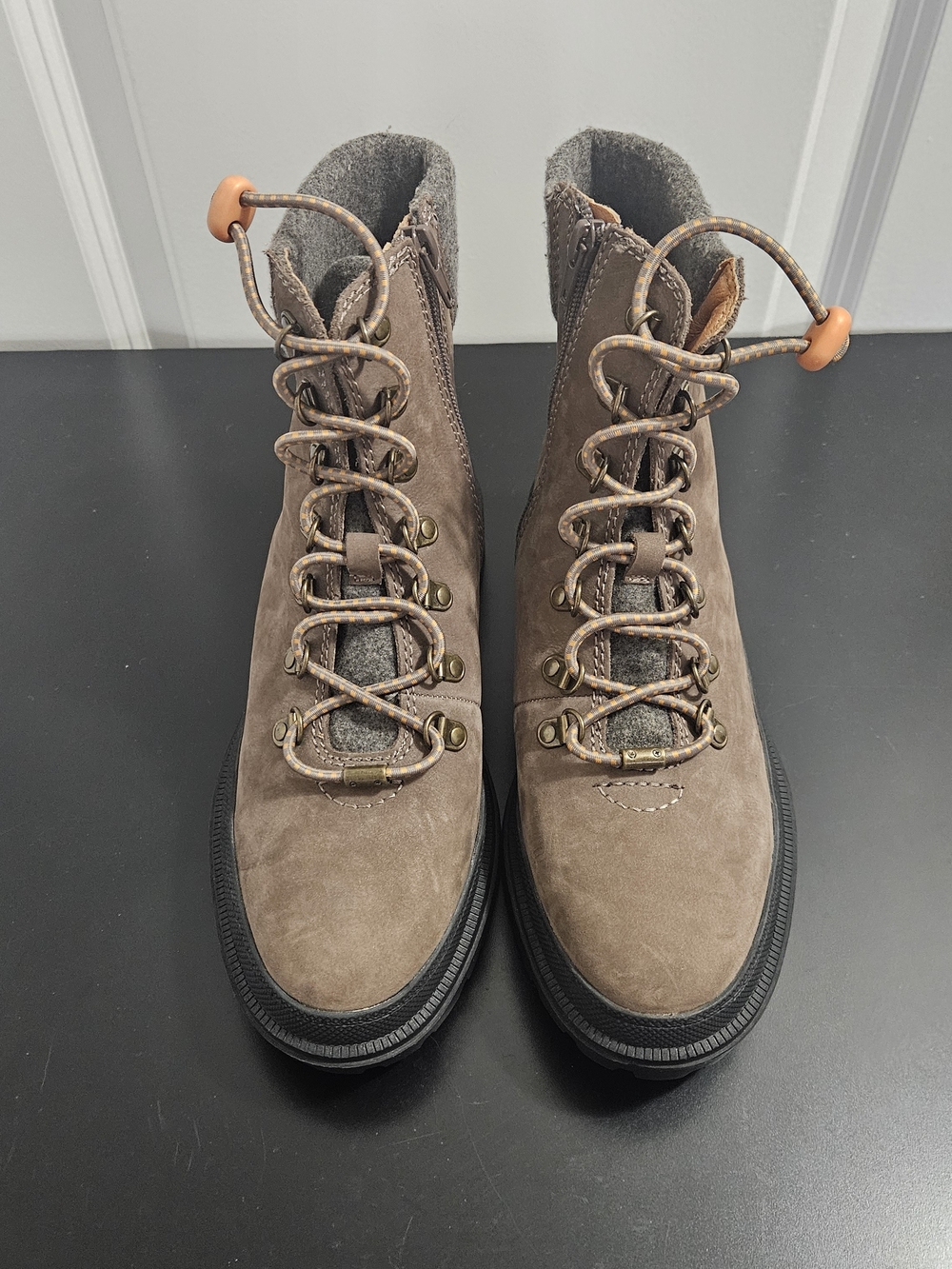 NWOB Lucky Brand Eavan Lace Up Combat Boots Falcon Milled Nubuck Leather 8M